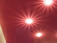 Натяжной потолок глянцевый красно-фиолетовый, фото 33